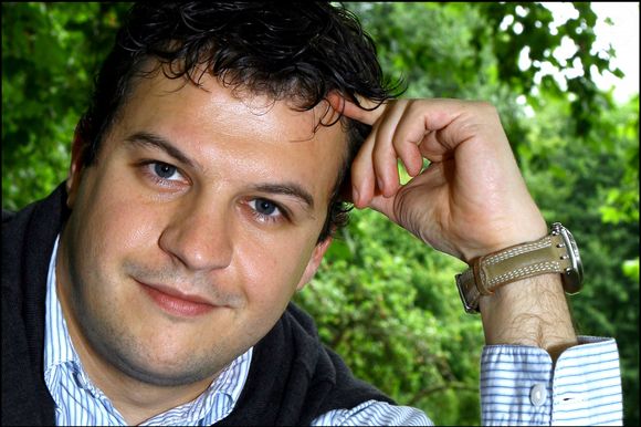 Guillaume Musso portrait. CEDRIC PERRIN / BESTIMAGE