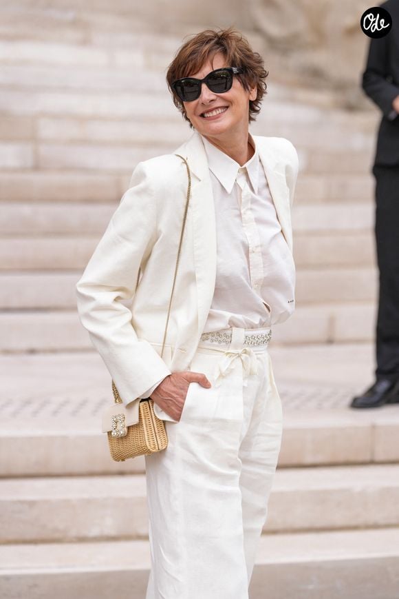Inès de La Fressange lors du défilé Chanel Haute Couture automne-hiver 2026-2027, à Paris le 7 juillet 2026. © Lucia Sabatelli/Bestimage