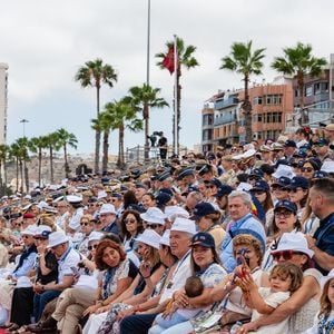 Le roi Felipe VI d'Espagne assiste à une démonstration dynamique dans le cadre des événements de la "Journée des forces armées 2025", à la plage d'Alcaravaneras,à Las Palmas de Gran Canaria le 6 juin 2025. Europa Press / Bestimage