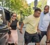 Le couple se soutient aussi dans ses projets professionnels : cet été, l’actrice a été aperçue à plusieurs reprises dans les tribunes pendant les matchs du capitaine des Bleus.


Kylian Mbappé et Ester Exposito font du shopping chez Jacquemus et Dior sur l'avenue Montaigne à Paris, en France, le 24 juillet 2026. Photo de Yehiel Chekroune/ABACAPRESS.COM