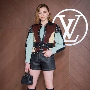 Chloë Grace Moretz - Photo Call pour Le Défilé « Vuitton »Collection Prêt-à-Porter Automne/Hiver 2025-2026" lors de la Fashion Week de Paris (PFW), le 10 mars 2025. © Olivier Borde /Bestimage