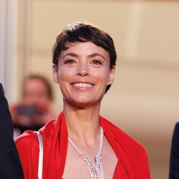 Bérénice Bejo - Descente des marches du film « La plus précieuse des marchandises » lors du 77ème Festival International du Film de Cannes, au Palais des Festivals à Cannes. Le 24 mai 2024
© Jacovides-Moreau / Bestimage