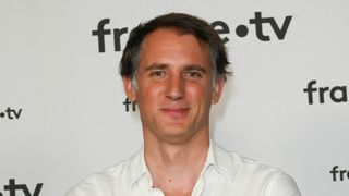 "Ça m'a défiguré plusieurs mois" : Raphaël de Casabianca explique pourquoi il a vraiment quitté Rendez-vous en terre inconnue