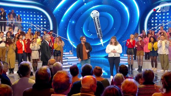 Des anciens amoureux se retrouvent sur le plateau de "N'oubliez pas les paroles", émission du 20 mars 2025, sur France 2