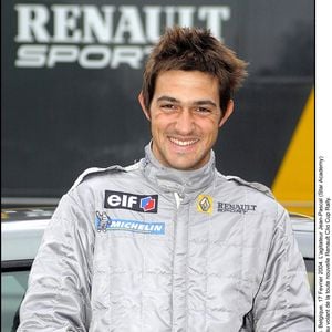 "J’ai découvert ce sport au moment de mon divorce. Ma fille jouait déjà et comme je l’accompagnais, j’ai commencé à taper quelques balles", raconte‑t‑il à propos de ses débuts sur les parcours du Golf de Chantaco, célèbre club du Pays basque, situé à Saint‑Jean‑de‑Luz.

Jean-Pascal Lacoste le 17 février 2004. L'agitateur Jean-Pascal (Star Academy) au départ des Boucles de Spa au volant de la toute nouvelle Renault Clio Cup Rally.