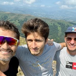 Bixente Lizarazu avec son fils Tximista et un ami. Instagram