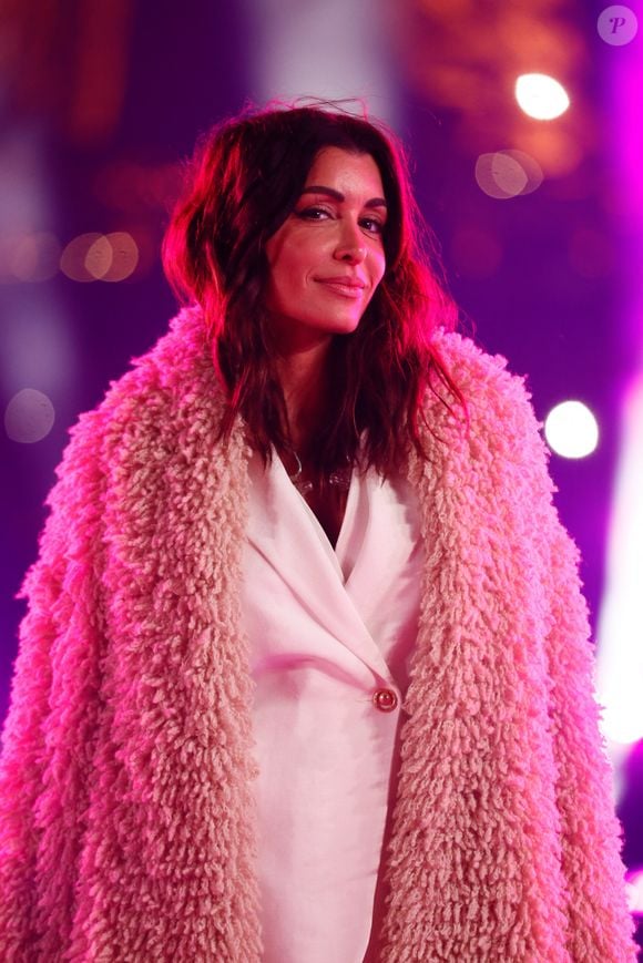 Exclusif - Jenifer Bartoli - Tournage de l'émission "La grande soirée du 31 décembre de Paris" au Musée du Quai Branly à Paris, diffusée le 31 décembre sur France 2
© Christophe Clovis / Bestimage