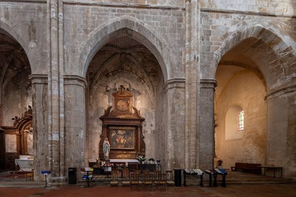 Vue intérieure de la basilique Sainte-Marie-Madeleine, troisième tombeau de la chrétienté contenant les reliques de Marie-Madeleine, apôtre du Christ à Saint-Maximin-la-Sainte-Baume, France le 02 février 2025. Photo par Laurent Coust/ABACAPRESS.COM