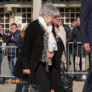 Les proches d'Emilie Dequenne aux arrivées des obsèques d'Emilie Dequenne au cimetière Père Lachaise à Paris, France, le 26 mars 2025. © Cyril Moreau/Bestimage
