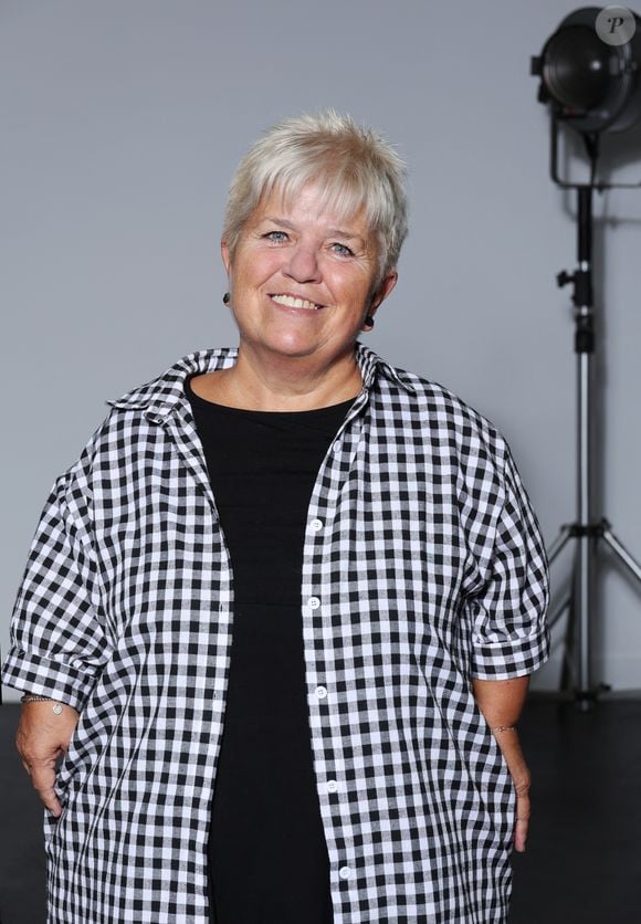 "J'ai la chance d'avoir un personnage qui est unique dans chaque épisode, il n'y a pas de décors récurrents et chaque fois elle endosse un métier différent. Elle a pu être taxi, médecin, prof de gym, entraîneur de rugby… elle a tout fait Joséphine."

Exclusif - Rendez-vous avec Mimie Mathy, marraine de la 3ème édition du festival, à l'occasion de la 3ème édition du festival Histoires de Femmes à Dreux. Le 21 octobre 2023
© Denis Guignebourg / Bestimage