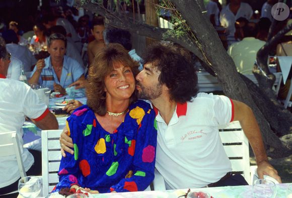 Archives - Chantal Nobel et son mari Jean-Louis Julian à Saint-Tropez en août 1990 © AGENCE / BESTIMAGE