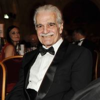 Cette actrice française se confie sur sa discrète romance de 30 ans avec Omar Sharif, jamais officialisée : "Il ne voulait pas avoir de responsabilité..."