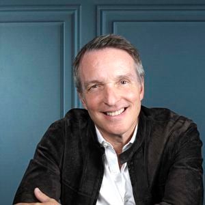 Exclusif - Portrait de Stéphane Rotenberg à Paris, le 15 mai 2025.
© Cédric Perrin/Bestimage