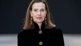 “J’ai essayé en vain tout ce qu’il existe” : 13 ans après cet événement dans sa maison de Pantelleria, Carole Bouquet ne trouve toujours pas de remède