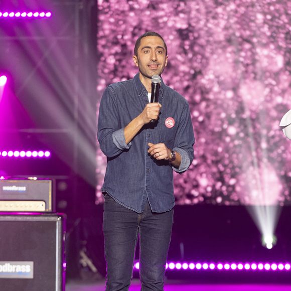 Exclusif - Jimmy Mohamed - Enregistrement de l'émission "Tout le monde chante contre le cancer" au Cirque Phénix à Paris, présentée par J.Anthony et E.Gossuin et diffusée le 4 janvier sur W9
© C.Clovis-P.Perusseau / Bestimage