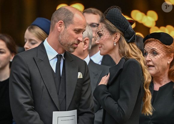 Le prince William et son épouse Kate Middleton durant les obsèques de la duchesse de Kent. © Backgrid UK/ Bestimage