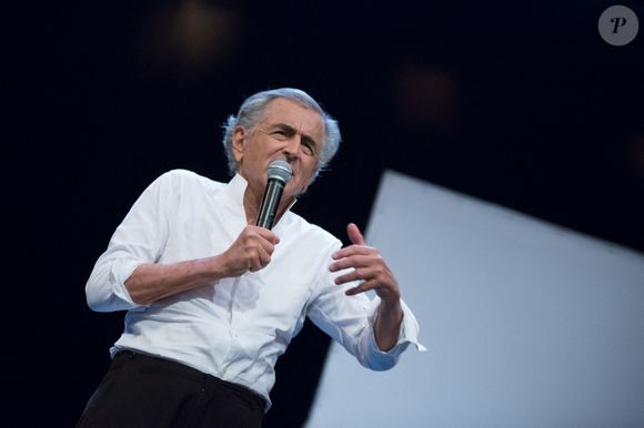 Bernard-Henri Levy participe à la rencontre SOS Ukraine - Solidarité avec les résistants de Kiev et le courageux président Volodymir Zelensky à l'initiative de Bernard-Henri Levy au Théâtre Antoine le 01 mars 2022 à Paris, France. Photo by Nasser Berzane/ABACAPRESS.COM