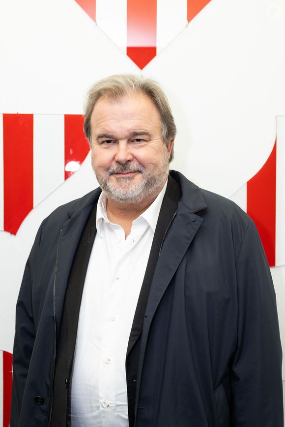 Exclusif - Pierre Hermé - Performance artistique de la chanteuse Yseult durant l'exposition de Miles Greenberg et Daniel Buren organisée par Reiffers Initiative à Paris le 23 Octobre 2025. © Jerémy Melloul / Bestimage