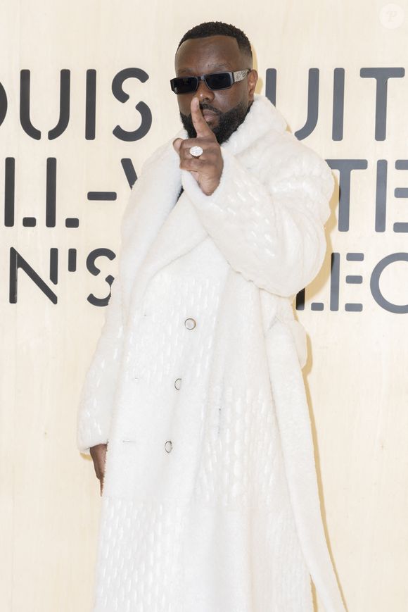 Maître Gims - Photocall du Défilé de mode Louis Vuitton Collection Hommes Automne Hiver Printemps-Été dans le cadre de la Fashion Week de Paris, France. © Olivier Borde / Bestimage