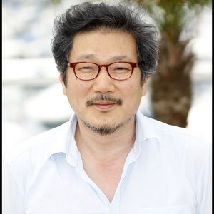 HONG SANGSOO 64EME FESTIVAL DE CANNES 2011 - PHOTOCALL DU FILM THE DAY HE ARRIVES © Guillaume Gaffiot/Bestimage