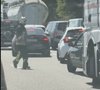 Un camion en feu, dégageant une épaisse fumée, a contraint de nombreux automobilistes, dont elle, à s'arrêter.