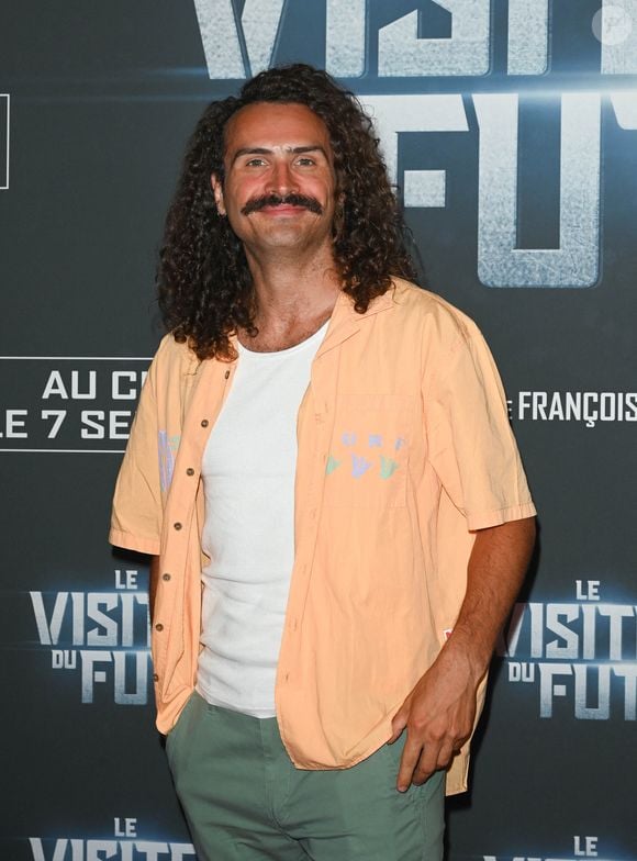 Maxime Musqua - Avant-première du film "Le Visiteur du Futur" au Grand Rex à Paris le 30 aout 2022. © Coadic Guirec/Bestimage