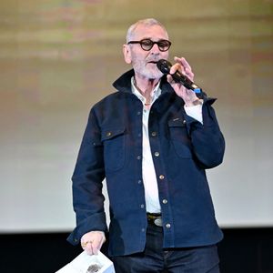 Il était venu au festival Cinéroman de Nice début octobre 2025


Tchéky Karyo, Prix Génius remis pas Daniel Benoin, le co-organisateur du Festival
Soirée de clotûre et palmarés de la 7e édition du festival Cineroman à Nice le 4 Octobre 2025© Bebert-Jacovides/Bestimage