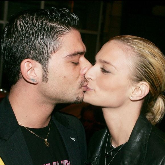 Sarah Marshall et Alexandre Anthony lors de la soirée d’anniversaire de Paul-Loup Sulitzer aux Bains, à Paris, le 22 octobre 2004.
Paris, France.
Agence / Bestimage