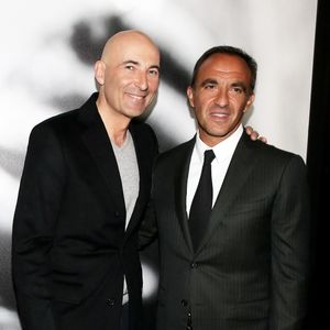 Nicolas Canteloup, Nikos Aliagas - Inauguration de l'exposition photographique de Nikos Aliagas intitulée "Corps et âmes" à la Conciergerie à Paris le 23 Mars 2016.© Dominique Jacovides / Bestimage