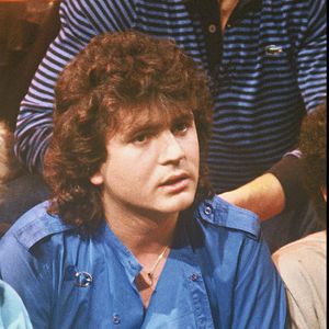 Claire évoque la peur de l’avion de son frère et la pression liée à son éducation et à son image publique.

Archives : Daniel Balavoine
AGENCE / BESTIMAGE