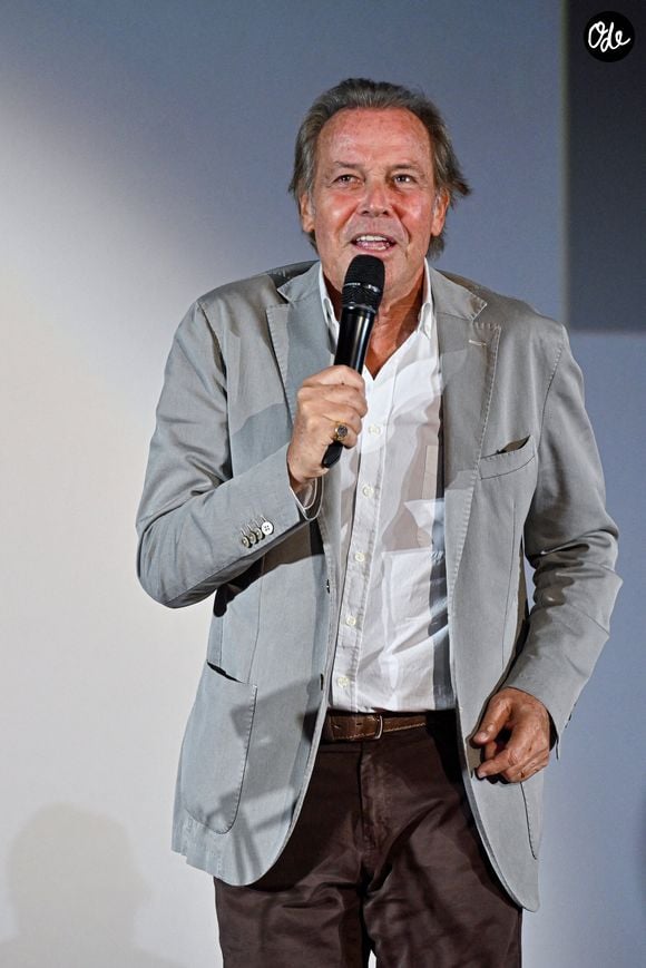Michel Leeb prend la parole lors d'un hommage rendu à Pierre Arditi dans le cadre du Festival du film de Valenciennes, le 27 septembre 2021 à Valenciennes, en France. Photo de F. Andrieu/Isopix/ABACAPRESS.COM