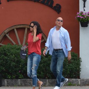 Exclusif - Bruce Willis et sa femme Emma Heming se promènent à New York le 10 juillet 2016.  The ImageDirect / Bestimage