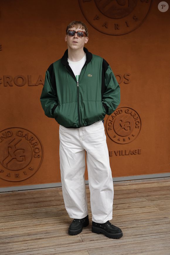 Eddy de Pretto lors des Internationaux de France de Tennis de Roland Garros 2025, à Paris, France, le 7 juin 2025. 

© Cyril Moreau / Bestimage