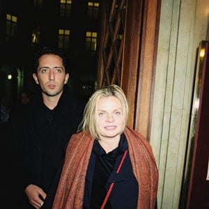 Il connaît Isabelle Nanty depuis plus de 20 ans. Elle avait mis en scène son deuxième spectacle.

ARCHIVES - Gad Elmaleh et Isabelle Nanty à la générale de la pièce La jalousie, Paris, le 18 septembre 2001. © Rindoff-Guírec / Bestimage