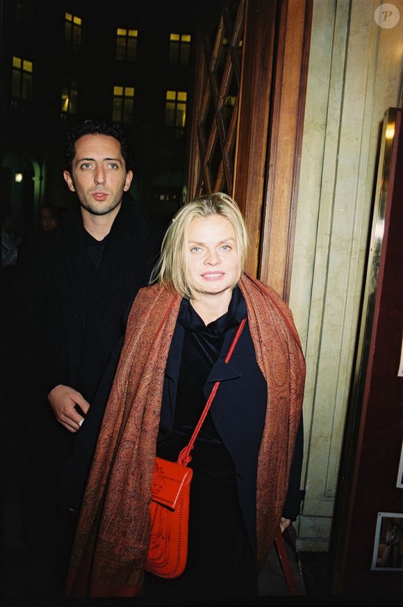 Il connaît Isabelle Nanty depuis plus de 20 ans. Elle avait mis en scène son deuxième spectacle.

ARCHIVES - Gad Elmaleh et Isabelle Nanty à la générale de la pièce La jalousie, Paris, le 18 septembre 2001. © Rindoff-Guírec / Bestimage