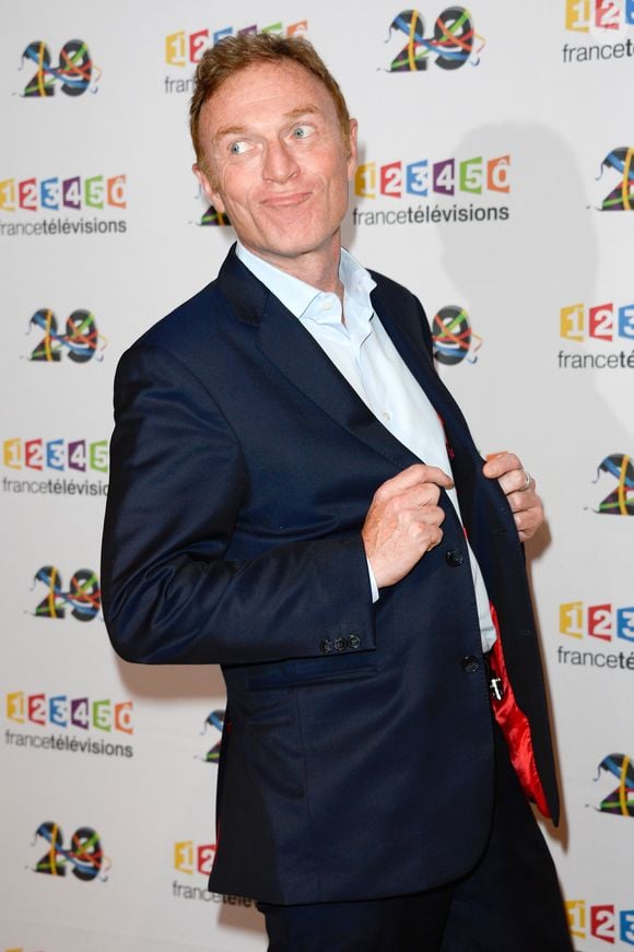 Christophe Hondelatte au photocall de France Télévisions, pour la présentation de la nouvelle dynamique 2016-2017, à Paris, le 29 juin 2016.
© Guirec Coadic/Bestimage