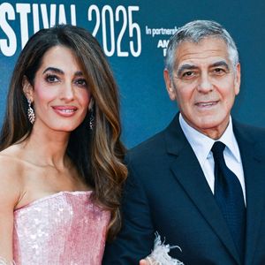 Amal Clooney et George Clooney assistent à la première de Jay Kelly dans le cadre du BFI London Film Festival à Londres, Angleterre, le 10 octobre 2025. Photo par Aurore Marechal/ABACAPRESS.COM