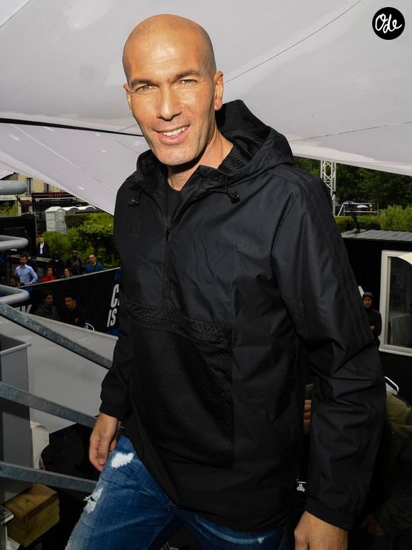 Zinédine Zidane - À l’occasion du 20ème anniversaire de la victoire des Bleus en Coupe du monde, l’ex-entraîneur du Real Madrid inaugure un terrain pour les jeunes à côté du Stade de France le "playground ZZ 10", à Saint-Denis, Seine Saint-Denis, France, le 11 juin 2018. © Bestimage