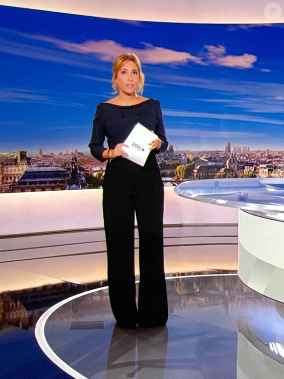 Captures d'écran - Léa Salamé présente son premier journal de 20 heures sur France 2  le 1er septembre 2025. 

© Alain Guizard / Bestimage