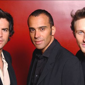 EXCLUSIF. Les membres du groupe français 2Be3- (Filip, Adel et Frank) se réunissent à Paris, France, en avril 2004. Photo Grégoire Mahler/KORAVA/ABACA.