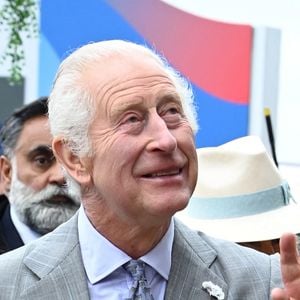Le roi Charles s’est dit satisfait de ce choix.

Le roi Charles III d'Angleterre assiste au Lady Day du premier jour du Derby d'Epsom à Epsom Downs, Royaume Uni, le 31 mai 2024. Justin Goff/GoffPhotos/Bestimage