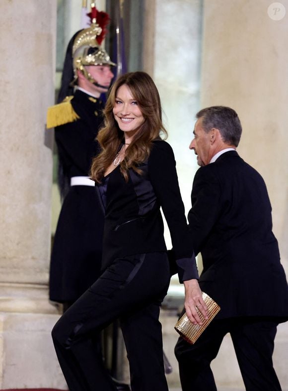 Nicolas Sarkozy et sa femme Carla Bruni-Sarkozy lors de l'accueil par le couple présidentiel français du président du Kazakhstan au palais de l'Elysée à Paris pour un dîner d'état le 5 novembre 2024.

© Dominique Jacovides / Bestimage