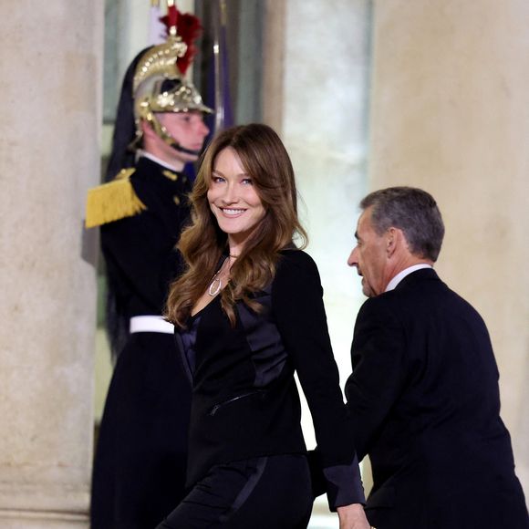 Nicolas Sarkozy et sa femme Carla Bruni-Sarkozy lors de l'accueil par le couple présidentiel français du président du Kazakhstan au palais de l'Elysée à Paris pour un dîner d'état le 5 novembre 2024.

© Dominique Jacovides / Bestimage