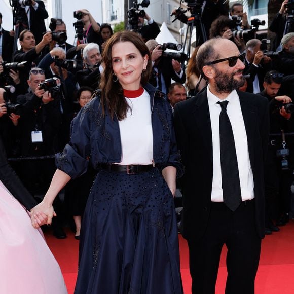 Juliette Binoche, Carlos Reygadas - Montée des marches de la cérémonie de clôture du 78ème Festival International du Film de Cannes, au Palais des Festivals à Cannes. Le 24 mai 2025
© Jacovides-Moreau / Bestimage