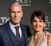 Ce choix géographique s'explique par les fortes attaches de son épouse, Véronique Fernandez, originaire de cette même commune.

Zinedine Zidane et sa femme Véronique - Les célébrités arrivent à la cérémonie des Trophées Fifa au Royal Festival Hall à Londres, Royaume Uni. © Cyril Moreau/Bestimage