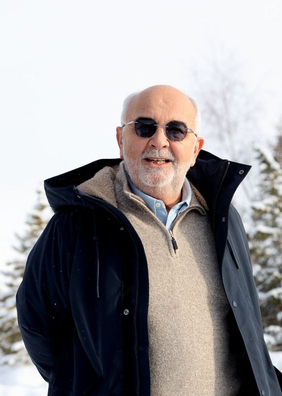 Gerard Jugnot au photocall du film "Mauvaise Pioche" lors du 29ème Festival International du Film de Comédie de l'Alpe d'Huez, le 22 janvier 2026. © Dominique Jacovides/Bestimage