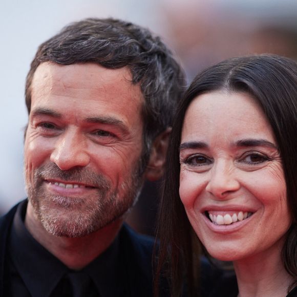 Après avoir visionné une ancienne interview des deux jeunes acteurs dans "Nulle part ailleurs", le cinéaste a évoqué leur lien. "Ce qui n'est pas dit, c'est qu’Élodie et Romain, ils ont vécu cinq ou six ans ensemble, explique Cédric Klapisch. C'était le début de leur relation."

Romain Duris, Elodie Bouchez - Montée des marches du film "Kaibutsu (Monster)" lors du 76ème Festival International du Film de Cannes, au Palais des Festivals à Cannes. Le 17 mai 2023. © Jacovides-Moreau / Bestimage