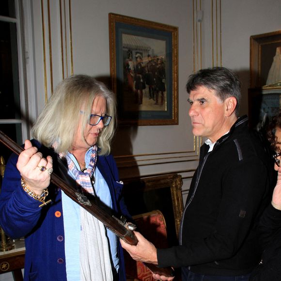 Exclusif - Pierre-Jean Chalençon, l'animateur Tex - People au dîner "Couscous" chez Pierre-Jean Chalençon au Palais Vivienne à Paris. Le 9 février 2022