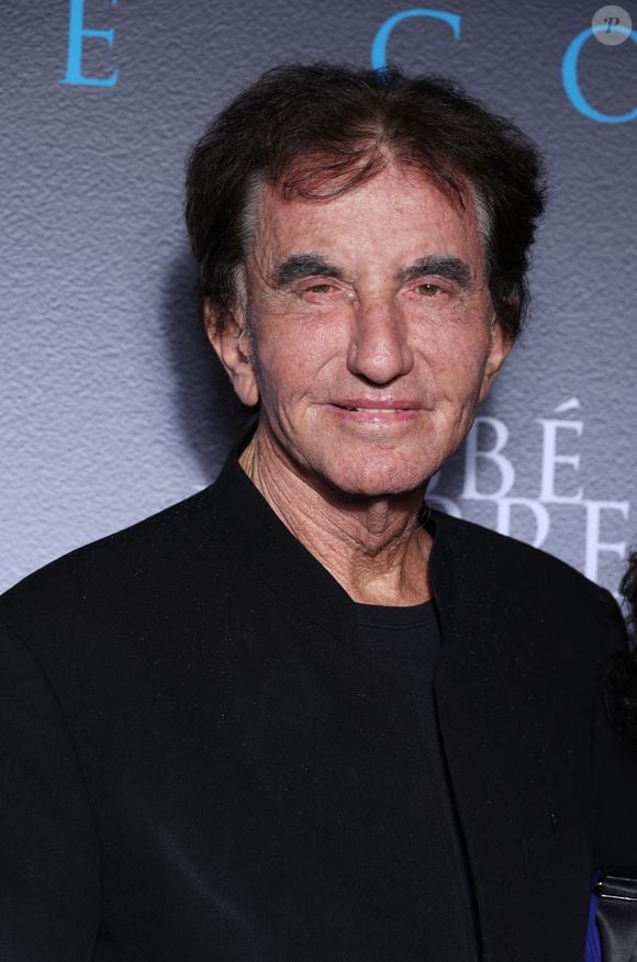 Jack Lang a alors été poussé au sol par un homme

Jack Lang lors de l'avant-première du film "L'Abbé Pierre - Une vie de combats" au cinéma UGC Normandie à Paris le 10 octobre 2023.
© Denis Guignebourg / Bestimage