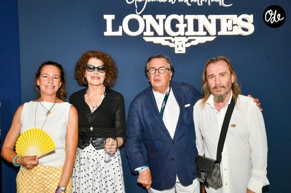 Exclusif - Marie Coupérie-Eiffel, Fanny Ardant et Philippe Coupérie-Eiffel dans l'espace VIP, le Pavillon Eiffel, lors de la 12ème édition Longines Paris Eiffel Jumping au pied de la Tour Eiffel sur le Champ-de-Mars à Paris, France, le 21 juin 2026. © Perusseau-Veeren/Bestimage